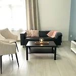 Apartment Self Check-in By Amber *