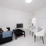 Apartment Self Check-in By Amber *