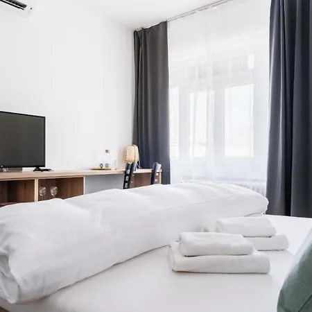 Apartment Self Check-in By Amber Bratislava