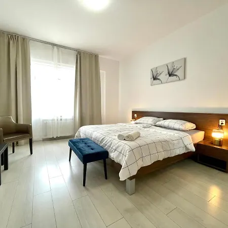 Self Check-in By Amber Bratysława