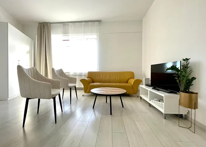 Apartment Self Check-in By Amber Pressburg