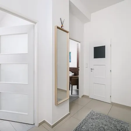 Apartman Self Check-in By Amber