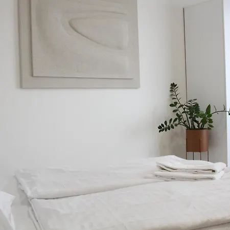 Apartman Self Check-in By Amber